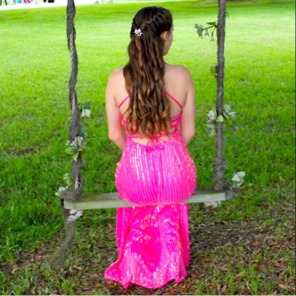 Lulus prom dress size xs in great condition